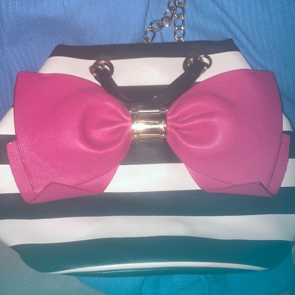 GREAT CLASSIC BETSEY BAG!!!